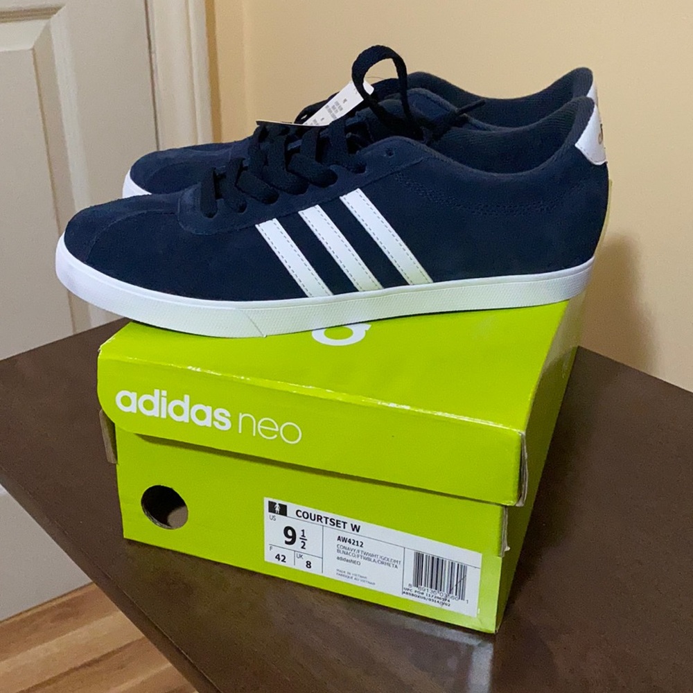 Brand New Womens 9.5 Adidas